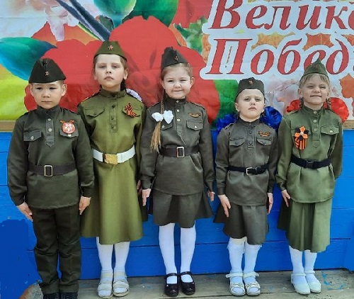 Смотр строя и песни.